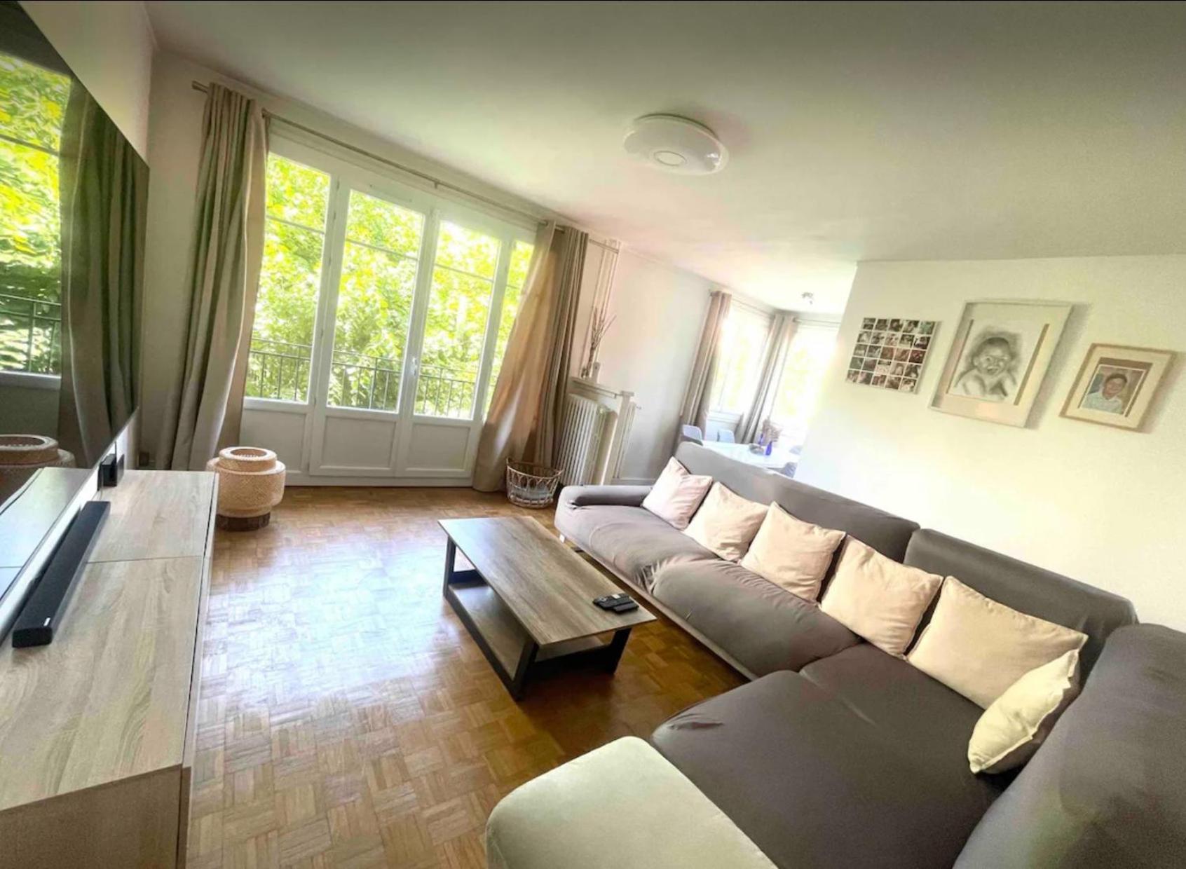 Modern 2 Bedroom Apartment Near Paris Metro, Giant Flat Screen Tv 85 Inches, Balcony, Free Parking 塞纳河畔伊夫里 外观 照片