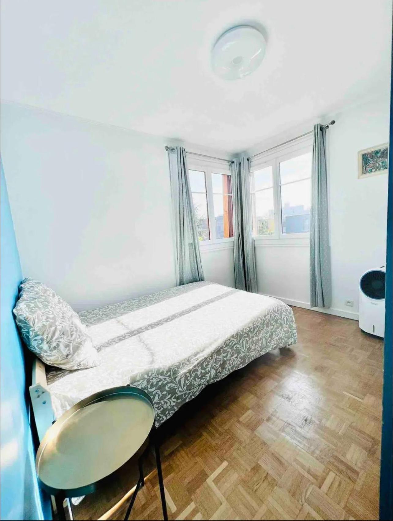 Modern 2 Bedroom Apartment Near Paris Metro, Giant Flat Screen Tv 85 Inches, Balcony, Free Parking 塞纳河畔伊夫里 外观 照片